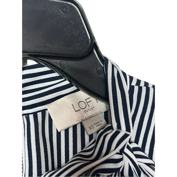 1752. LOFT OUTLET STRIPED SLEEVELESS TOP SIZE XSMALL MOCK NECK WITH BOW KEYHOLE‎ - Picture 6 of 10
